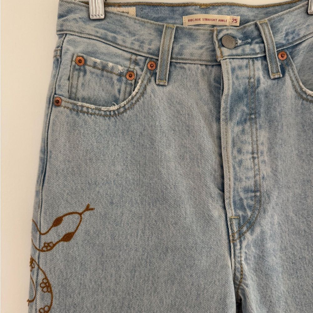 🐍Custom Levi’s Snake Reputation Embroidered Light Blue Jeans 25 - Picture 2 of 10